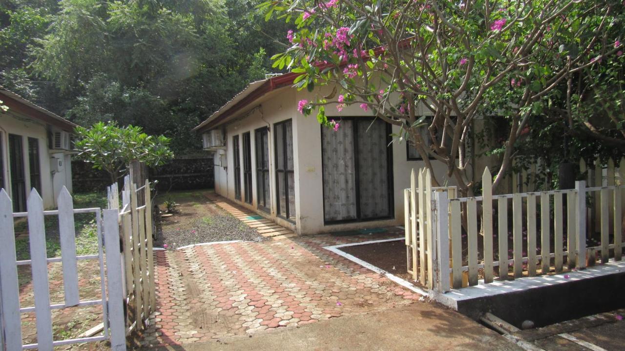 Retreat Chalets, The Nest, At Sparsh Resorts, Карджат Экстерьер фото